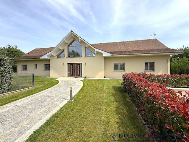 Vente Maison 8 pièces 340 m2 Montfort l'Amaury