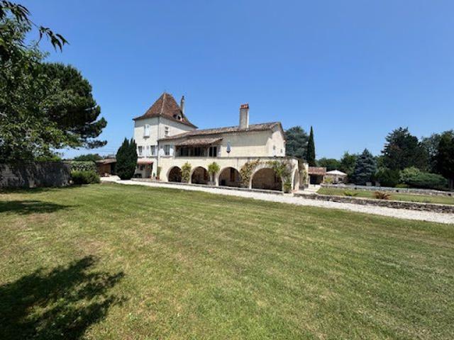 Vente Maison 8 pièces 342 m2 Cahors