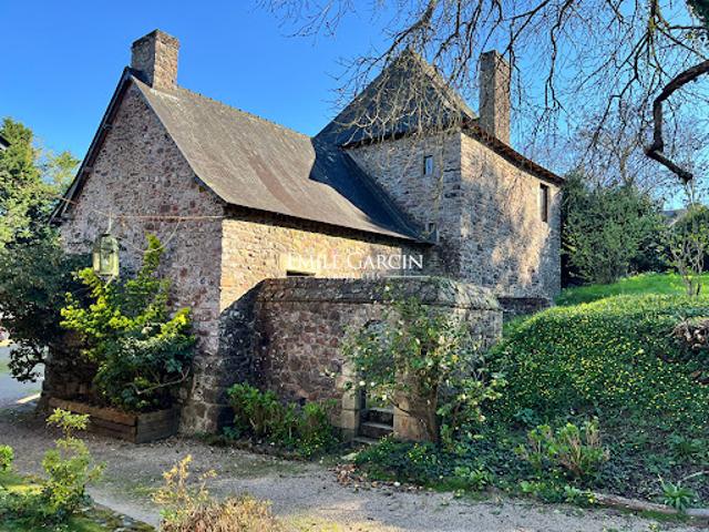 Vente Maison 8 pièces 350 m2 Montfort sur Meu