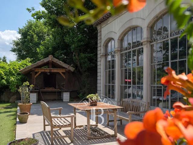 Vente Maison 8 pièces 366 m2 Collonges au Mont d'Or
