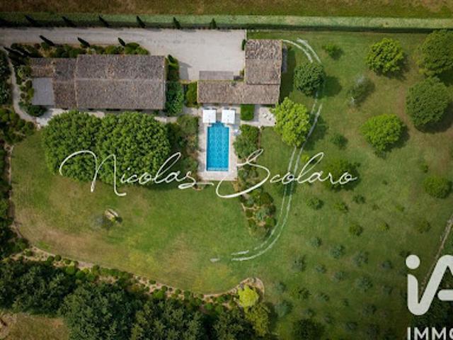 Vente Maison 8 pièces 390 m2 Cheval Blanc