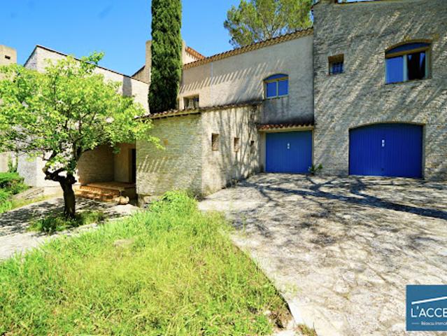 Vente Maison 8 pièces 435 m2 Nimes