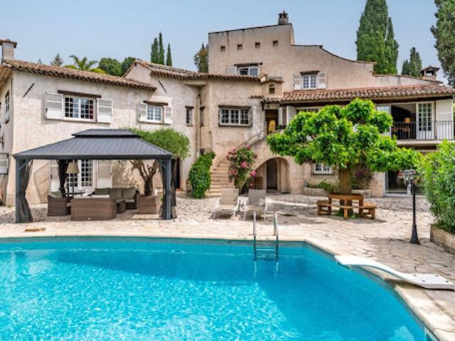 Vente Maison 8 pièces 485 m2 La Roquette sur Siagne