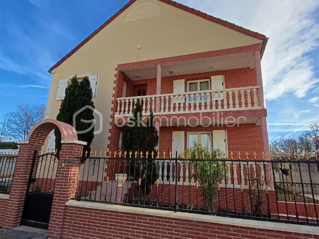 VENTE MAISON 8 PIECES 6 CHAMBRES 215 M2
