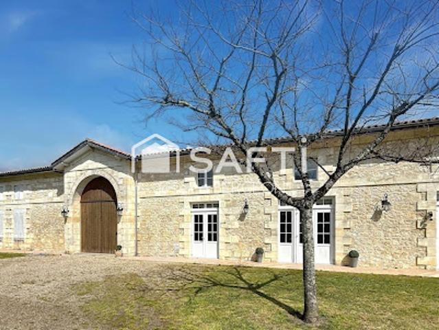 Vente Maison 8 pièces 720 m2 Villegouge