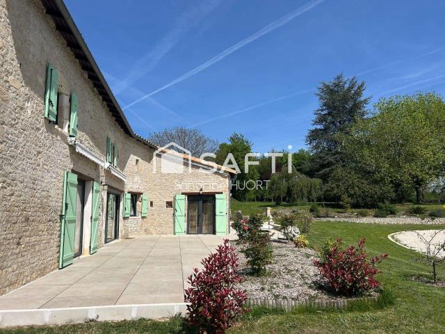 Vente maison 8 pièces Coulonges sur l'Autize 79