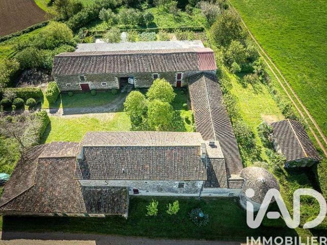 Vente maison 8 pièces Champdeniers Saint Denis 79