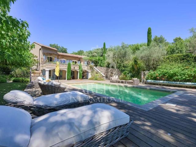 Vente maison 8 pièces Châteauneuf Grasse 06