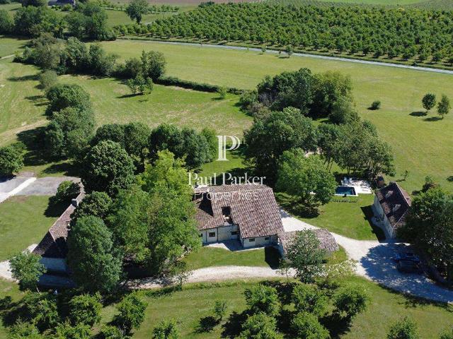 Vente maison 8 pièces Beaumont du Périgord 24
