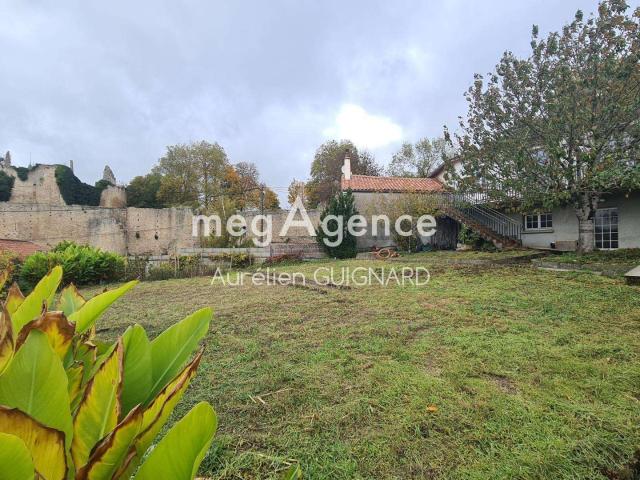 Vente maison 8 pièces Bressuire 79