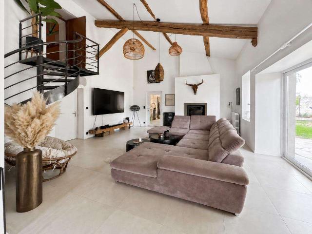 Vente maison 8 pièces Brizambourg 17