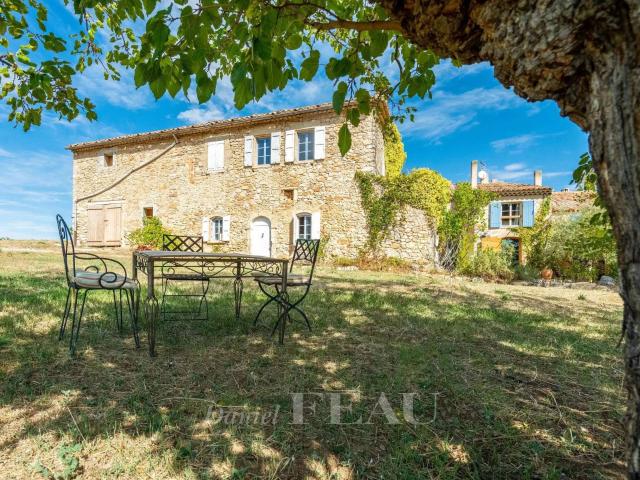 Vente maison 8 pièces Grambois 84