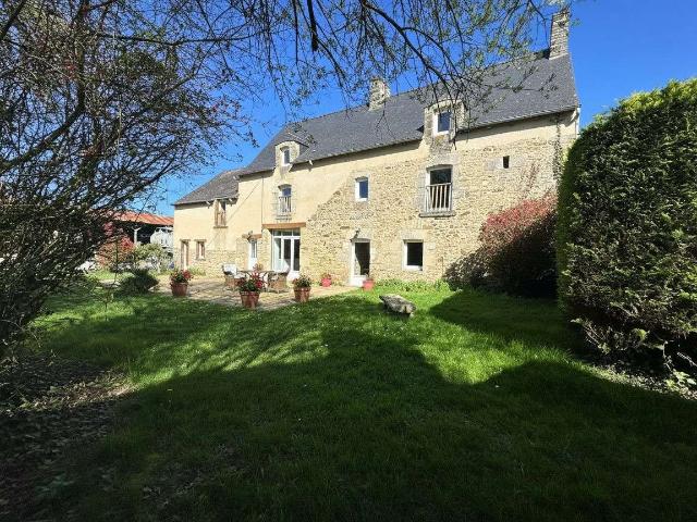 Vente maison 8 pièces Saint Juvat 22