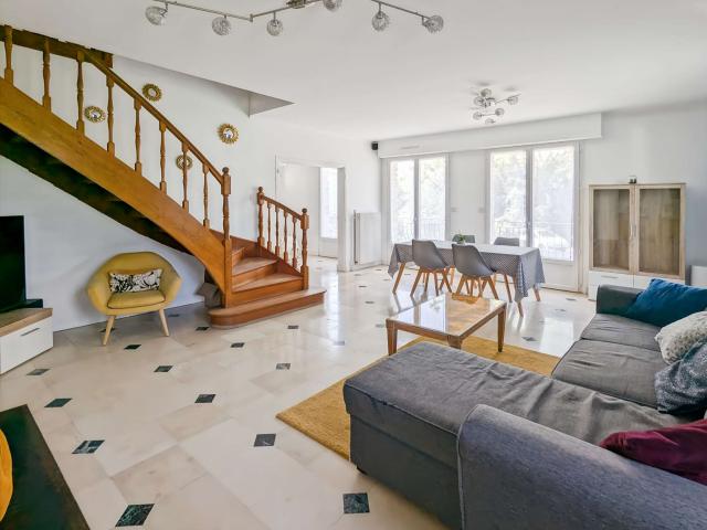 Vente maison 8 pièces Laval 53