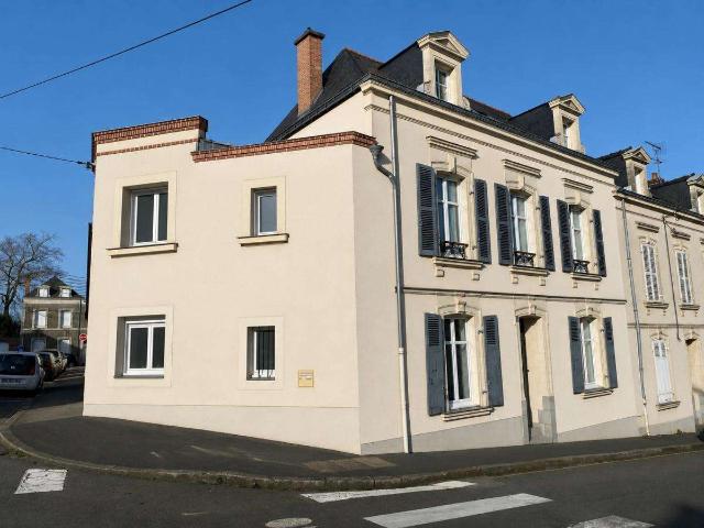 Vente maison 8 pièces Laval 53