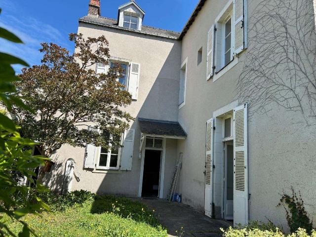 Vente maison 8 pièces Laval 53