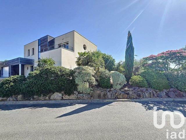Vente maison 8 pièces Laval 53