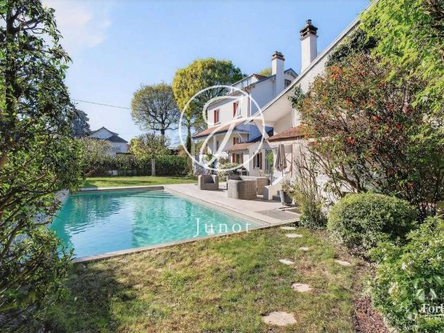 Vente maison 8 pièces La Celle Saint Cloud 78