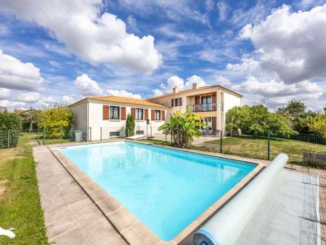 Vente maison 8 pièces La Roche Sur Yon Centre Ville 85