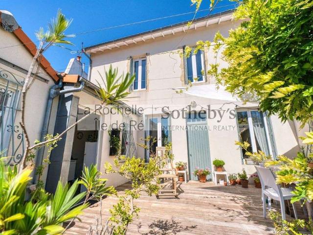 Vente maison 8 pièces La Rochelle 17