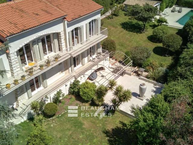 Vente maison 8 pièces La Roquette sur Siagne 06