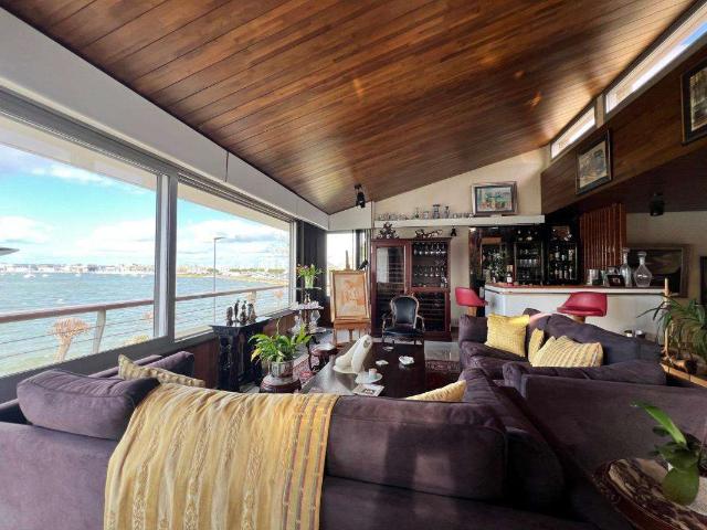 Vente maison 8 pièces Larmor Plage 56