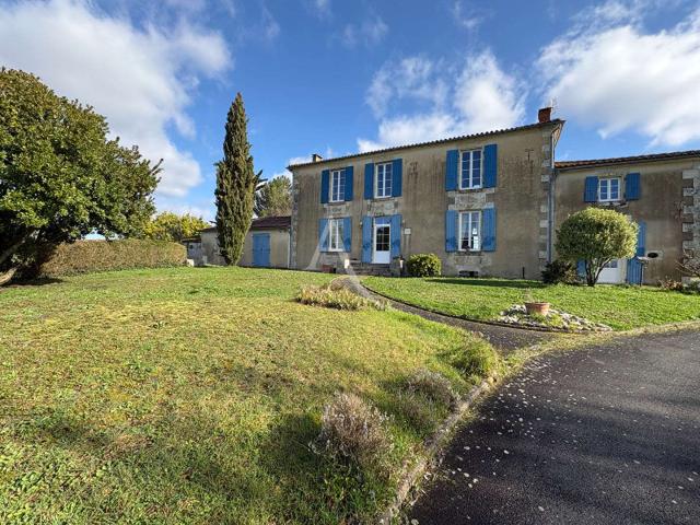 Vente maison 8 pièces Les Velluire sur Vendée 85