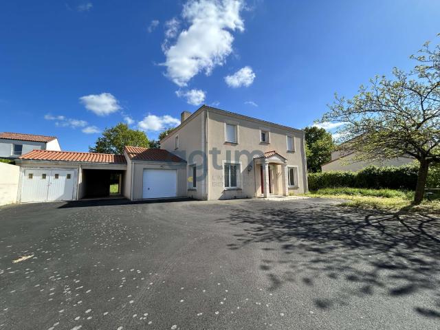 Vente maison 8 pièces Montaigu 85