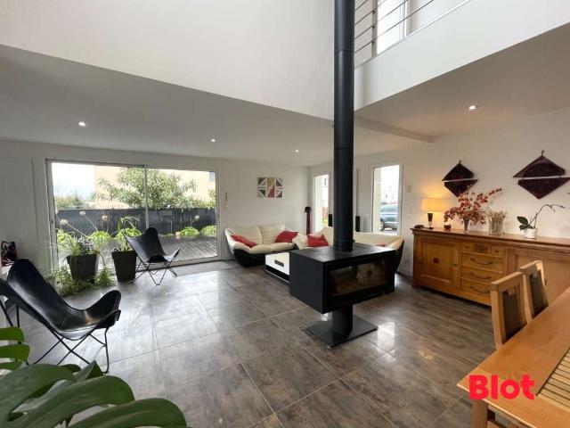 Vente maison 8 pièces Montgermont 35