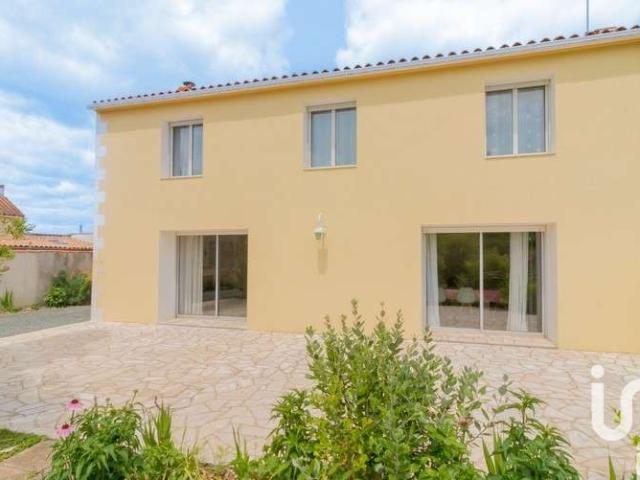 Vente maison 8 pièces Nalliers 85