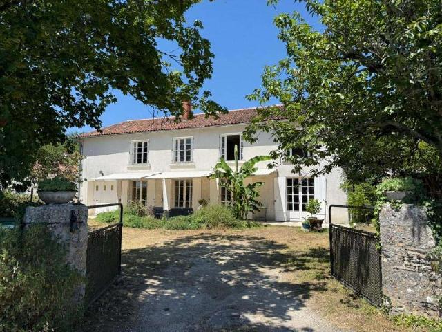 Vente maison 8 pièces Nanteuil en Vallée 16