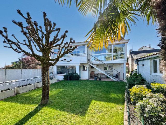 Vente maison 8 pièces Nantes Zola 44