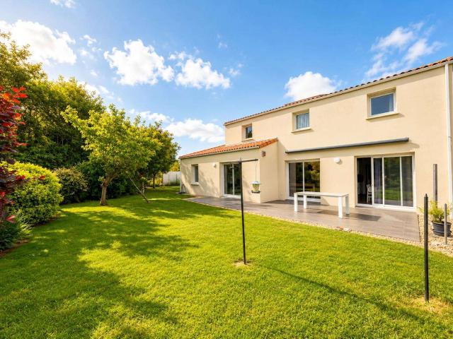 Vente maison 8 pièces Nesmy 85