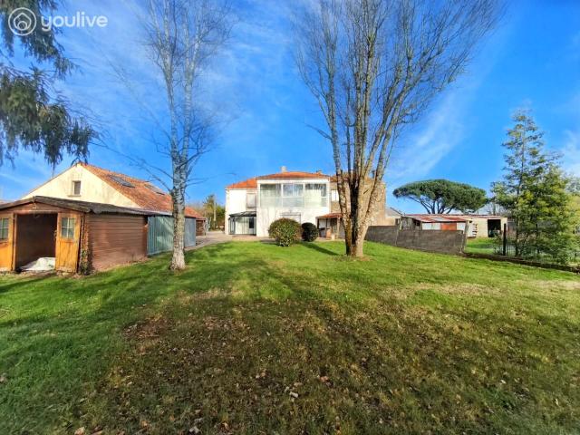 Vente maison 8 pièces Saint Florent Des Bois 85