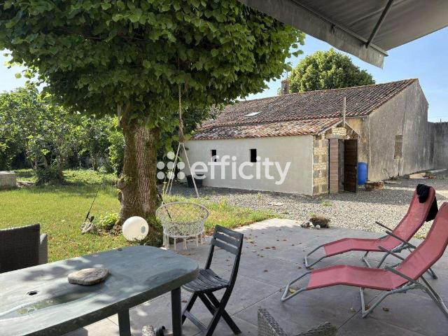 Vente maison 8 pièces Saint Jean de Liversay 17