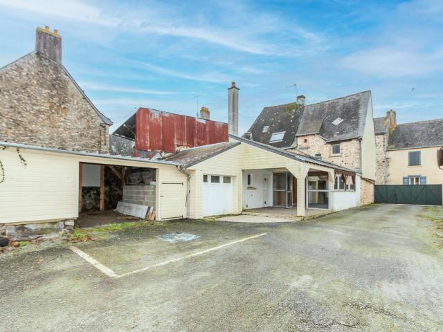 Vente maison 8 pièces Saint Ouën des Toits 53