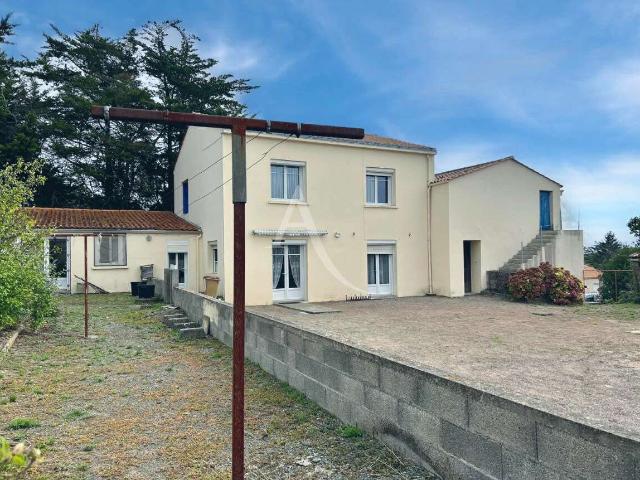 Vente maison 8 pièces Saint Michel en l'Herm 85