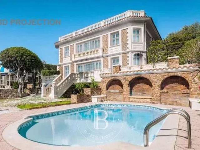 Vente maison 8 pièces Saint Raphaël 83