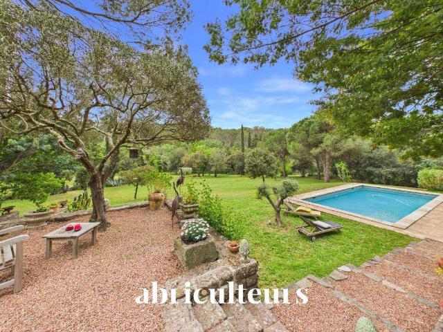 Vente maison 8 pièces Saint Raphaël 83