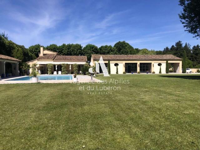 Vente maison 8 pièces Saint Rémy de Provence 13