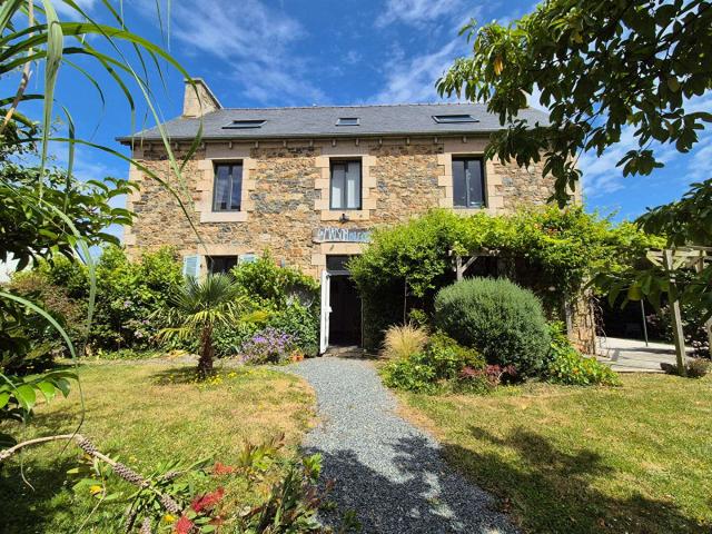 Vente maison 8 pièces Plougrescant 22