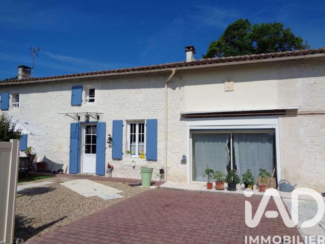 Vente maison 8 pièces Préguillac 17