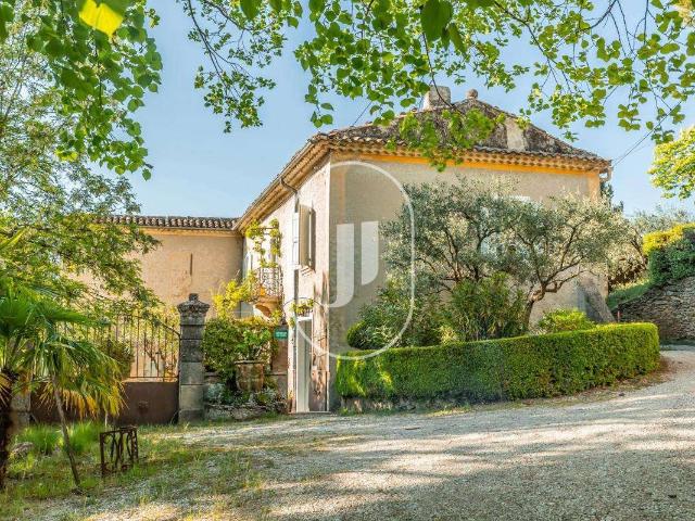 Vente maison 8 pièces Puyméras 84