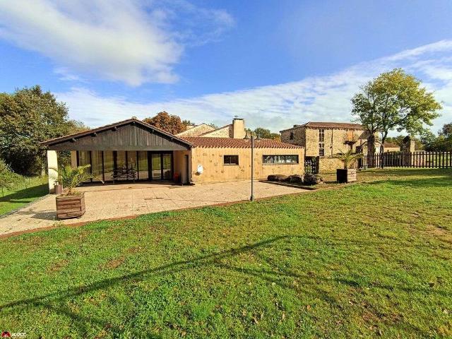 Vente maison 8 pièces Rives de l'Yon 85
