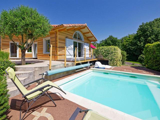 Vente maison 8 pièces Rives de l'Yon 85