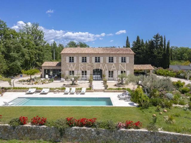 Vente maison 8 pièces Tourrettes 83