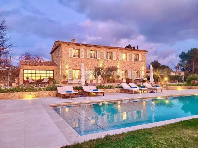 Vente maison 8 pièces Tourrettes 83