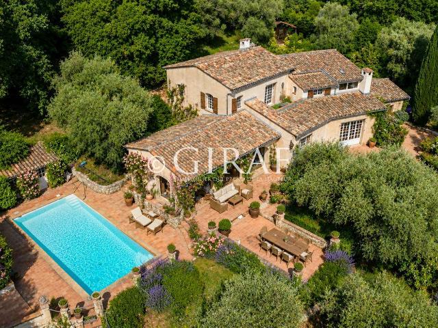 Vente maison 8 pièces Tourrettes sur Loup 06