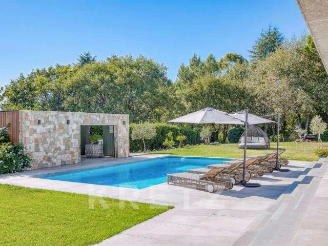 Vente maison 8 pièces Valbonne 06