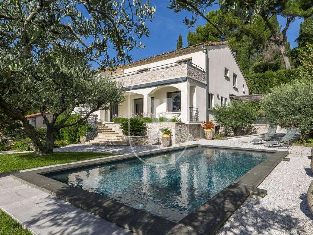 Vente maison 8 pièces Villeneuve lès Avignon 30